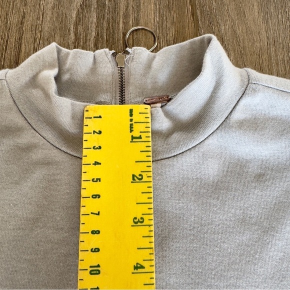 FREE PEOPLE PUFFY SLEEVE MOCK NECK Gray ZIPPER BACK TOP Size Small - Picture 9 of 10